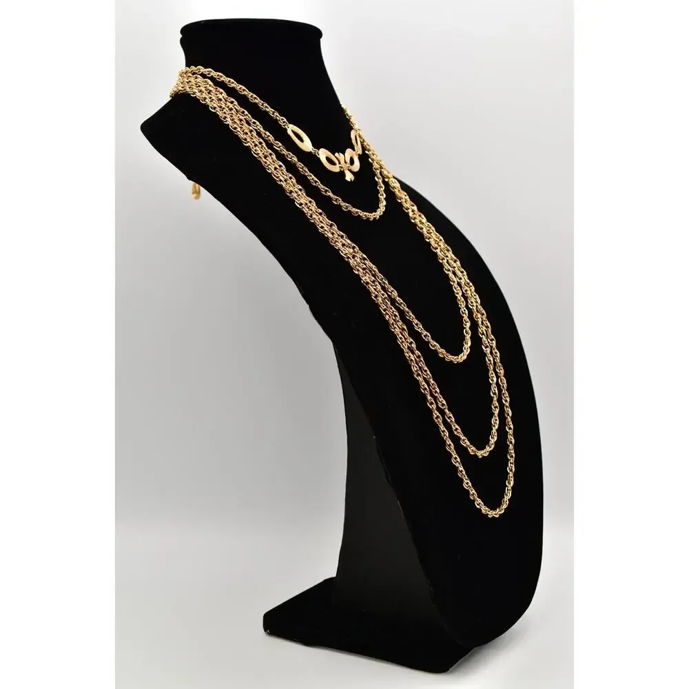 Monet stunning necklace